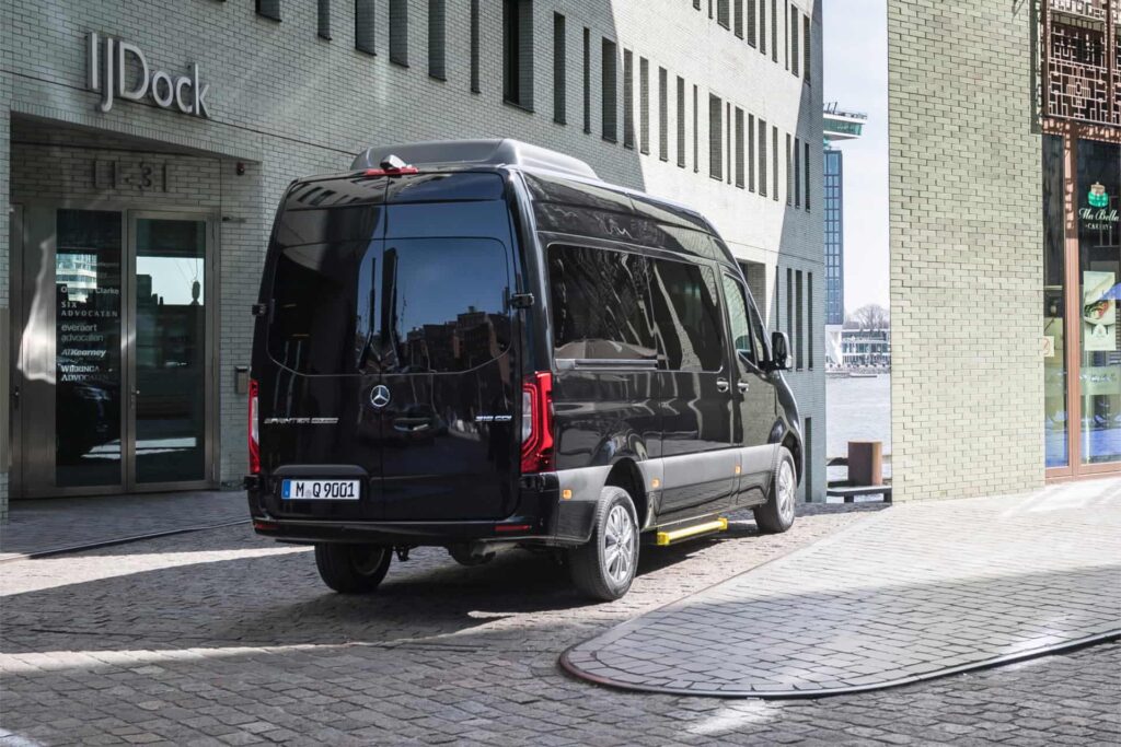 Mercedes Benz Sprinter Klasse Luxus Kleinbus für 18 Personen mieten München mit Chauffeur