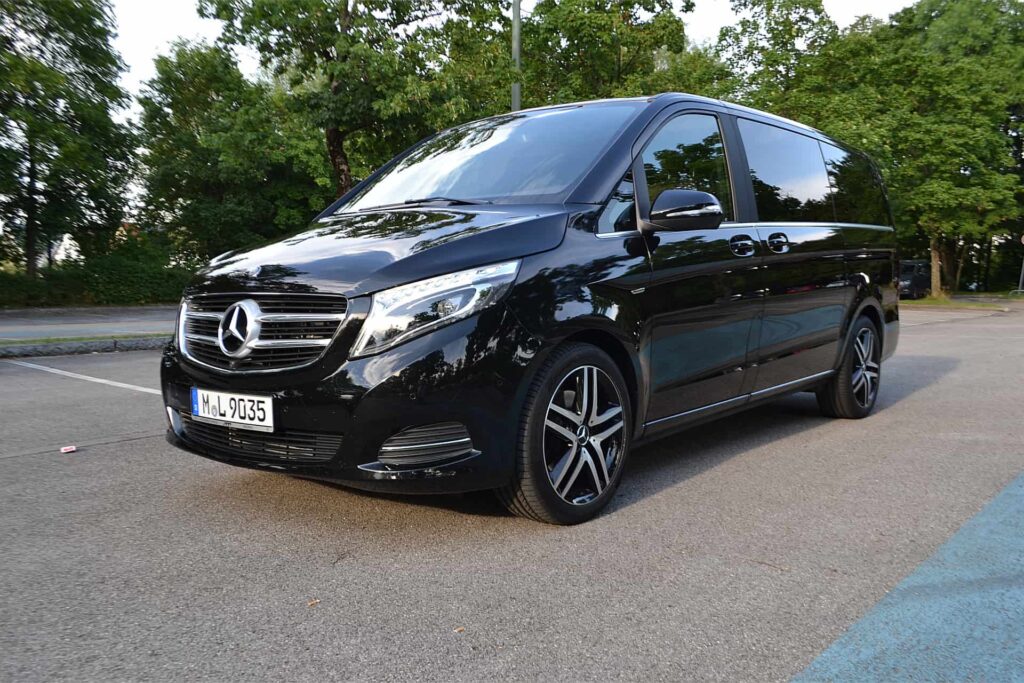 Luxus Minibus mieten in München 5-Sitzer Mercedes Benz V-Klasse Frontansicht