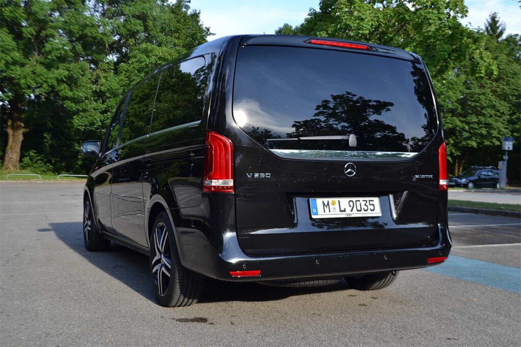 Luxus Minibus mieten in München 5-Sitzer Mercedes Benz V-Klasse Heckansicht