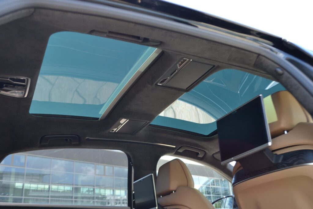 Audi A 8 Langversion Quattro mieten in München - mit Panoramadach