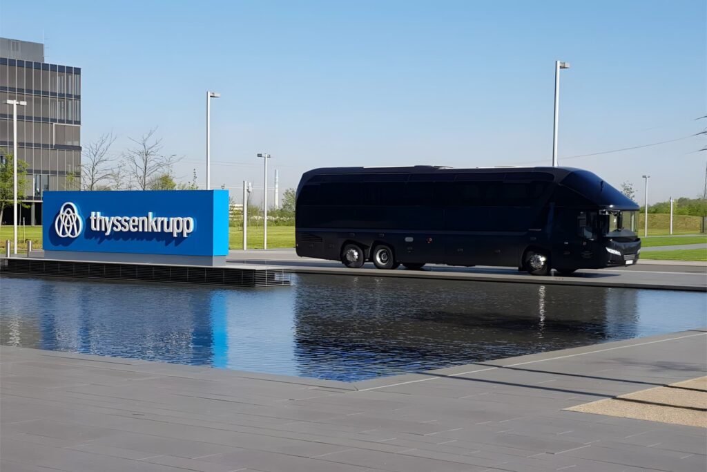 Luxus VIP Liner Starliner 2 Travelution für 32 Personen mieten in München