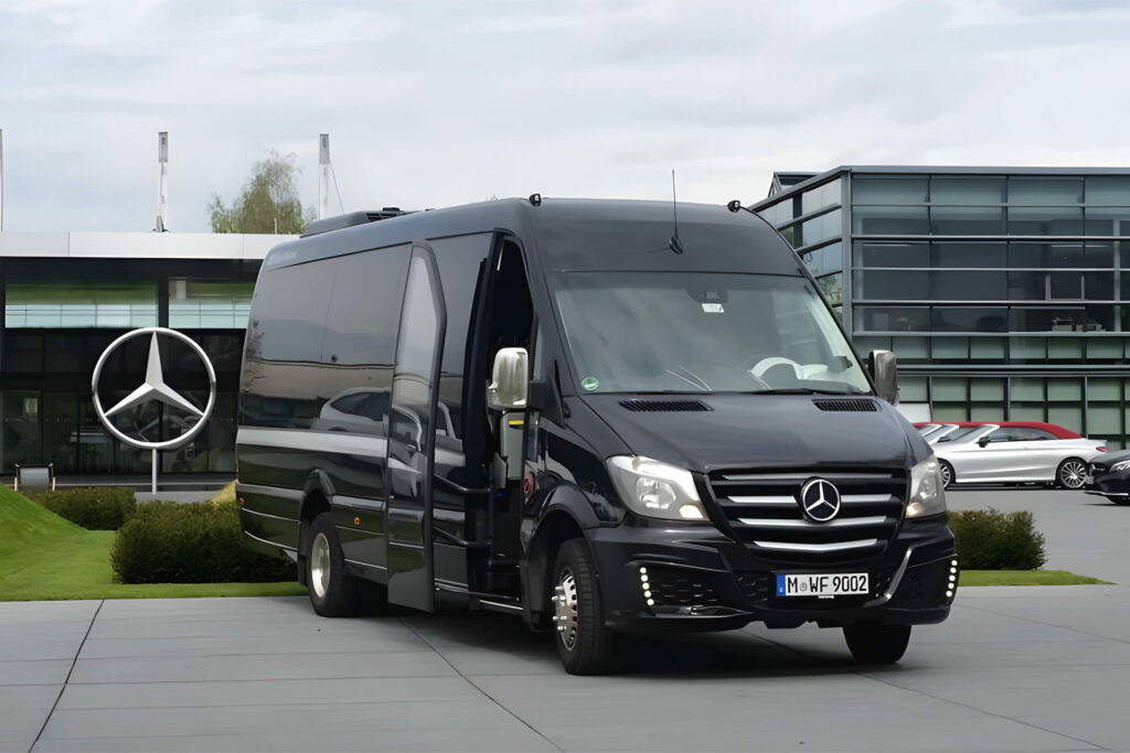 Mercedes Benz Sprinter Klasse Luxus Kleinbus für 20 Personen mieten München mit Chauffeur