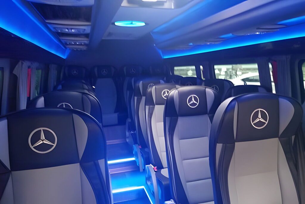 Luxus Kleinbus mieten 20-Sitzer München Mercedes Benz mit Schlafsitzen Ledersitzen 