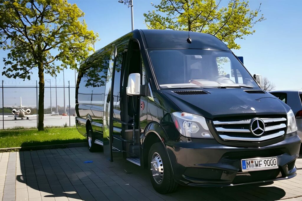 Luxus Kleinbus mieten 20-Sitzer mit Fahrer Chauffeur München