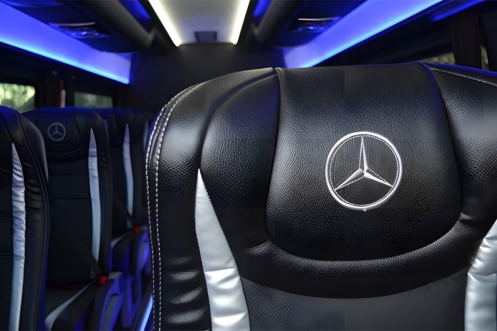 Luxus Kleinbus mieten 20-Sitzer München Mercedes Benz mit Luxusausstattung
