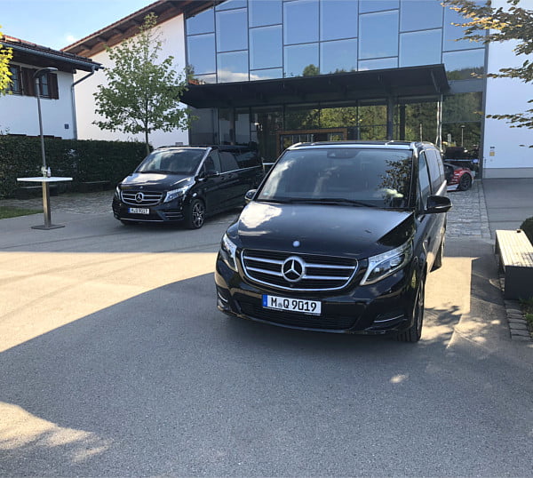 Wedding limousines and vans for the whole party - with pleasure also with chauffeur