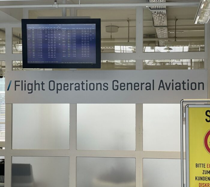 Flughafen VIP Service mit Abholung direkt vom GAT